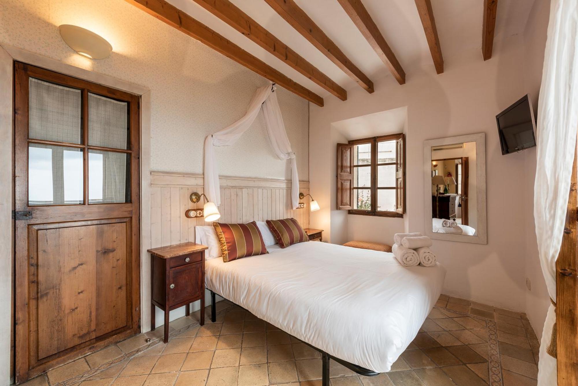 Hotel D'Interior Ca Mado Paula Banyalbufar Quarto foto