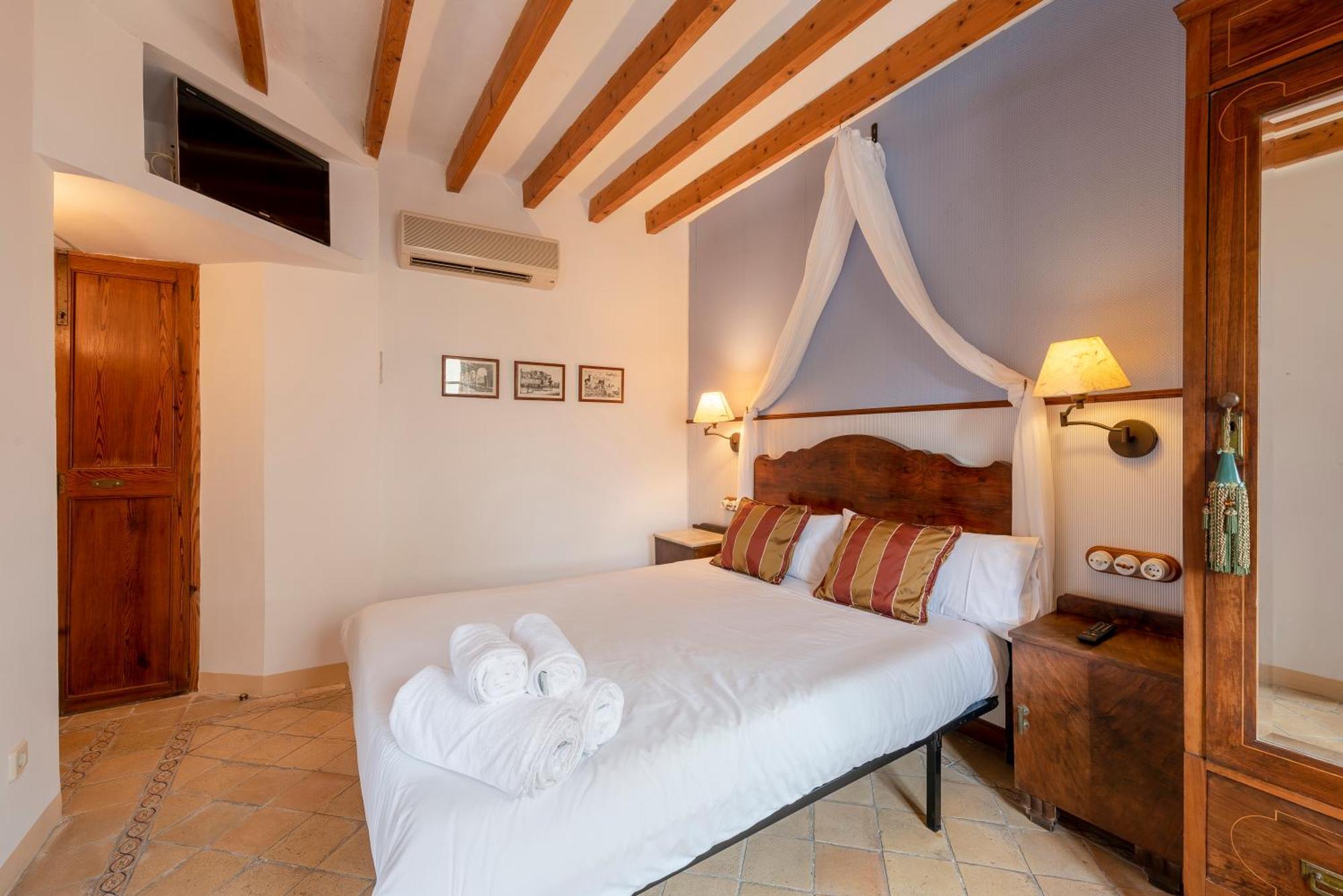 Hotel D'Interior Ca Mado Paula Banyalbufar Quarto foto